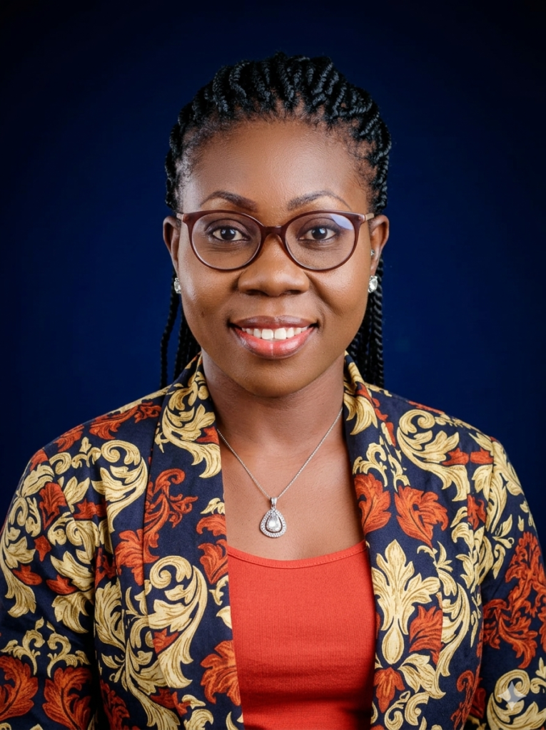 Dr Mary's headshot_Illuminated Minds